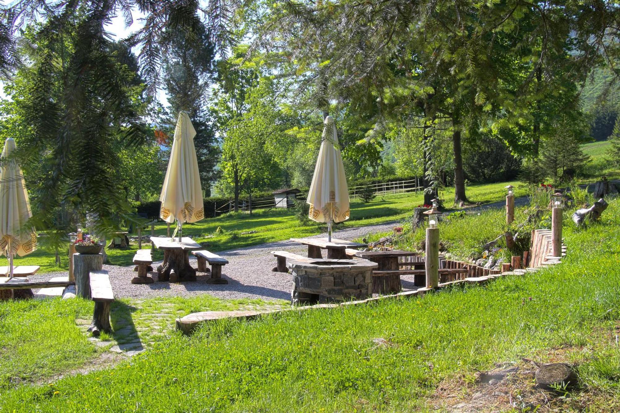 Chata Baba Yaga Zdiar Bagian luar foto